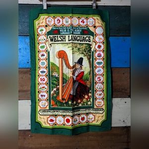 Welsh Language Vintage Look Farmhouse Tapestry Fabric Flag Clive Mayor Z
